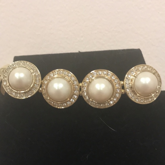 Matching Bracelet & Necklace gold, Pearl, rhinestone Statement Pieces - Picture 5 of 7